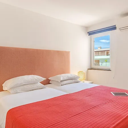 Pestana Villa *